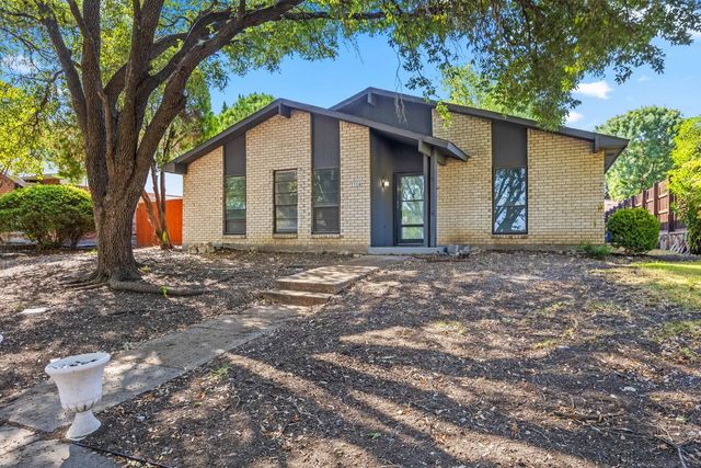 3314 Excalibur Circle, Garland
