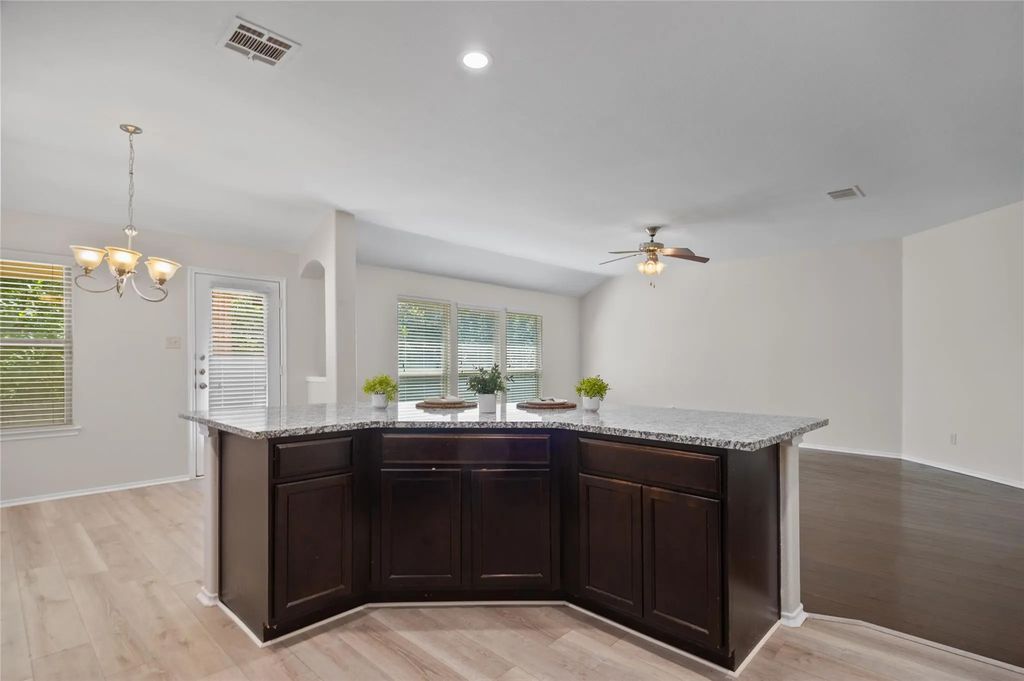 805 Hazels Way, Anna
