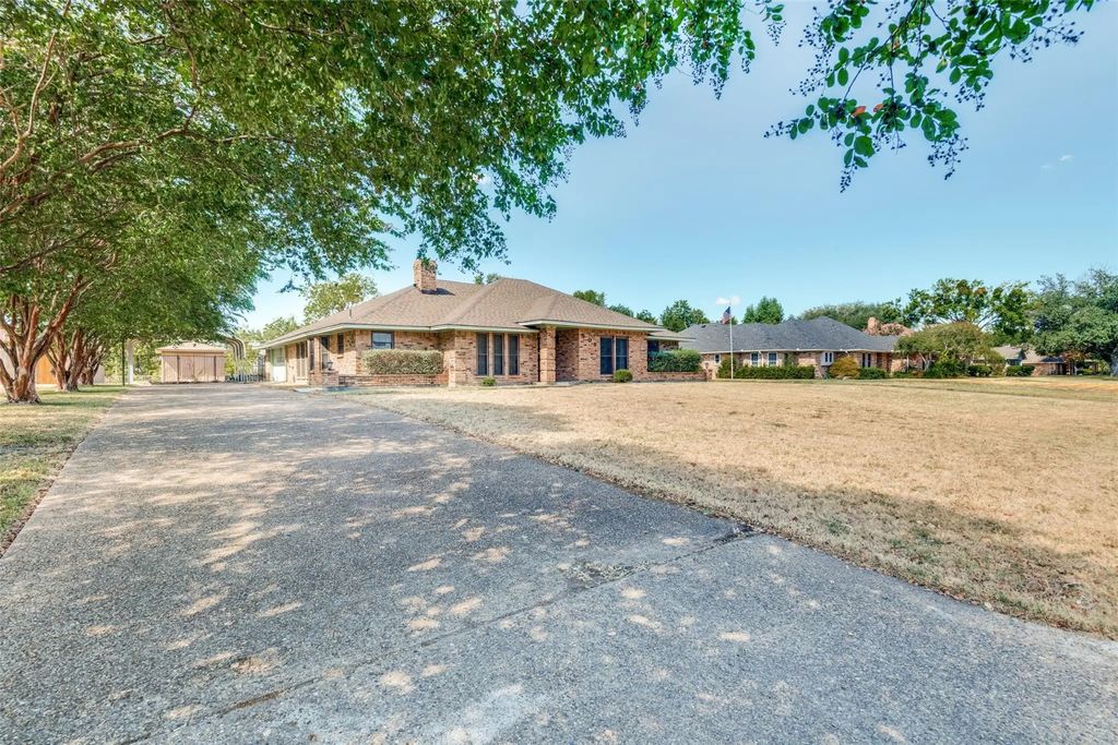 508 Estate Lane, Terrell