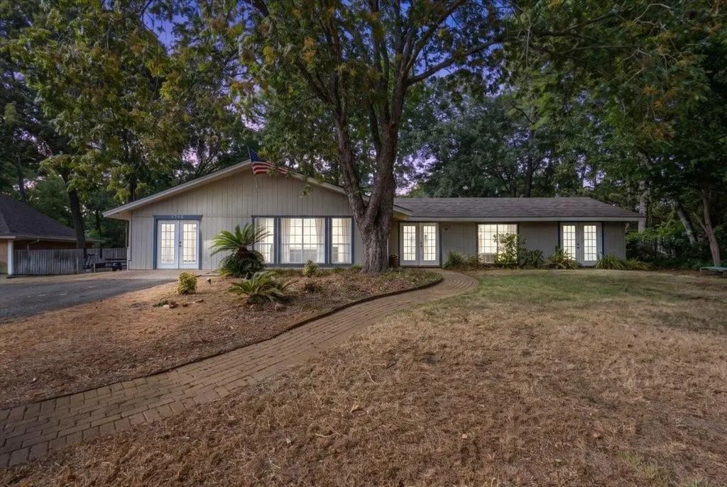 1715 Leisure Lane, Hideaway