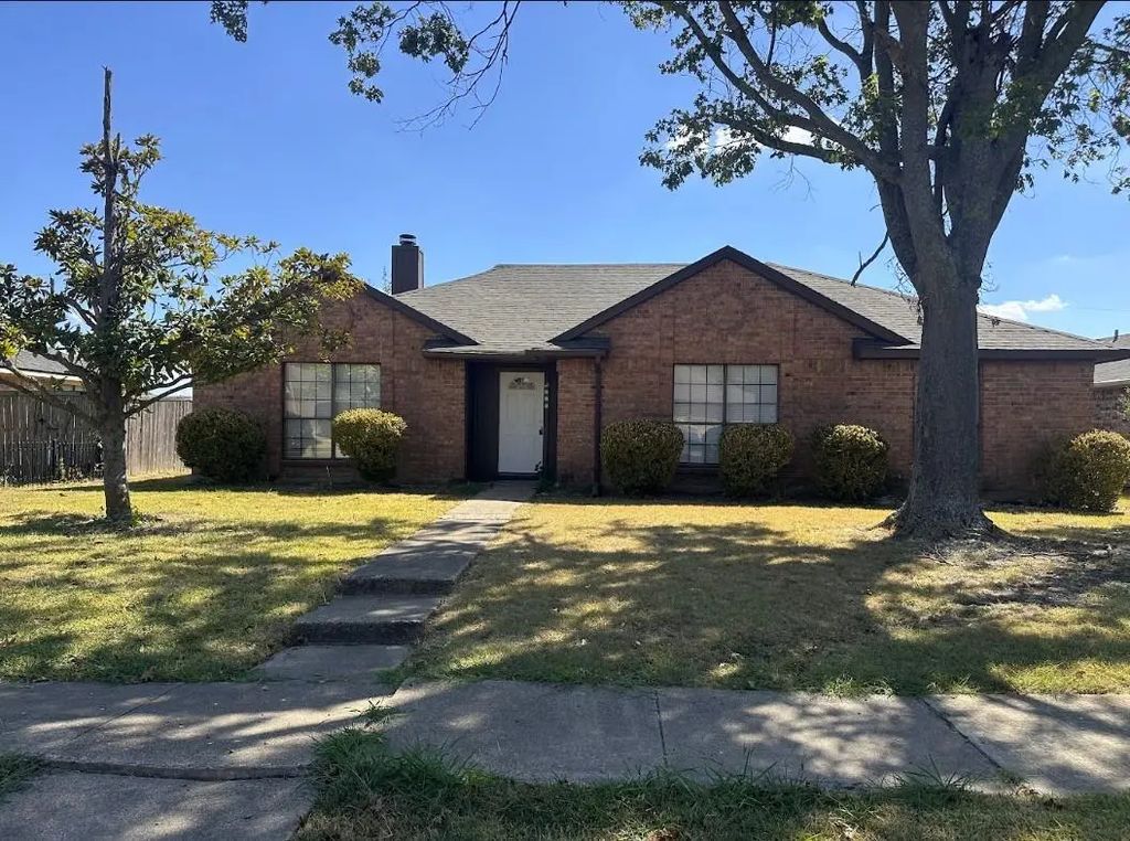 2217 Crestview Lane, Rowlett