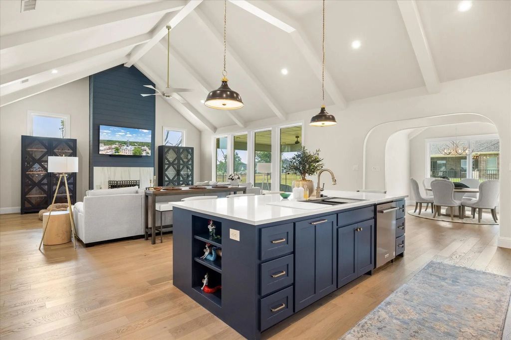 2703 Village Road, Granbury