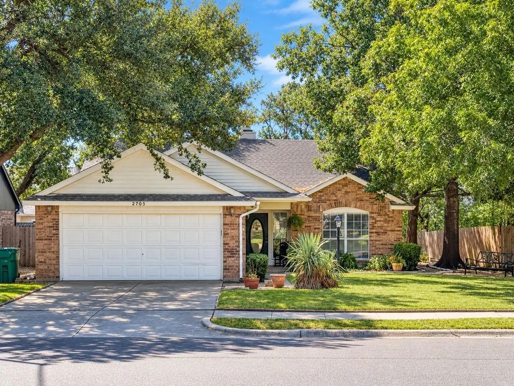 2705 Thunderbird Drive, Denton