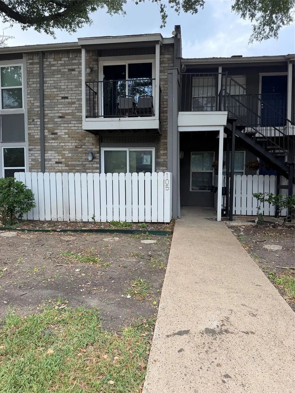 6011 Danbury Lane 105, Dallas
