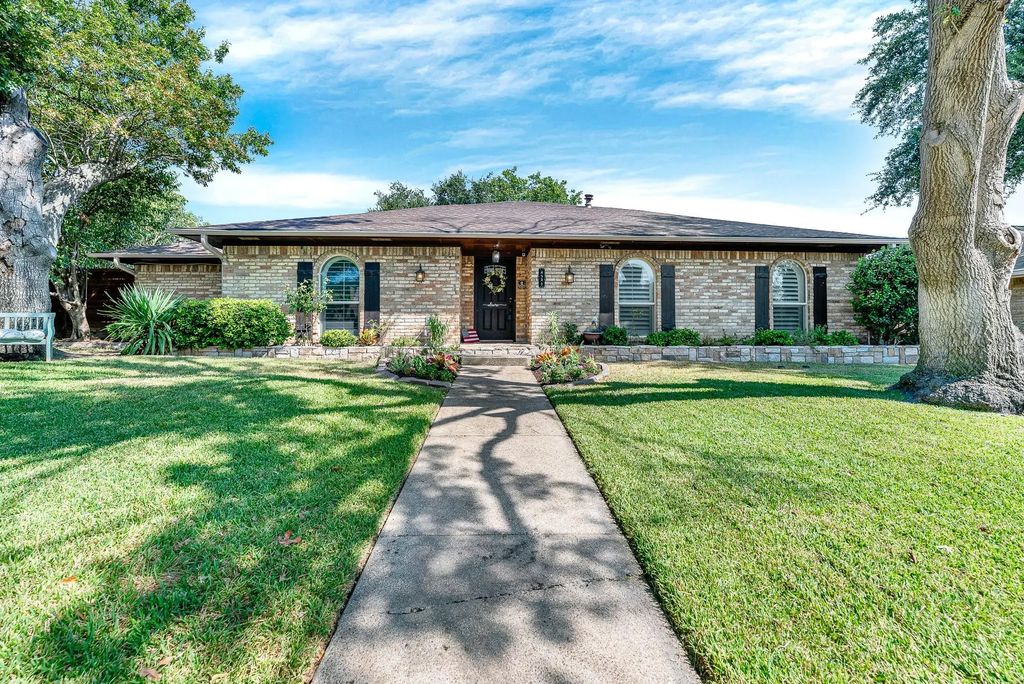 2521 Mollimar Drive, Plano