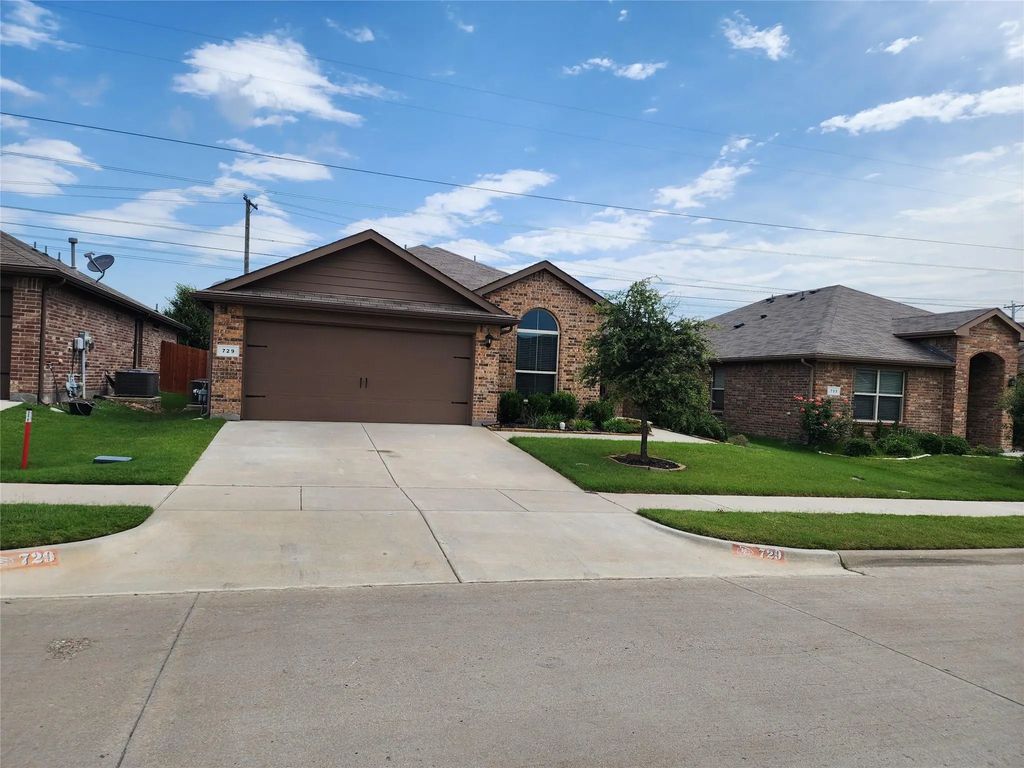 729 Watson Way, Crowley