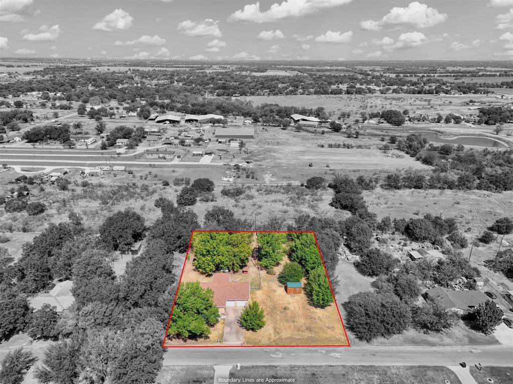 896 Randy Drive, Woodway
