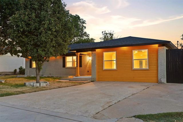 3030 Mark Twain Drive, Farmers Branch