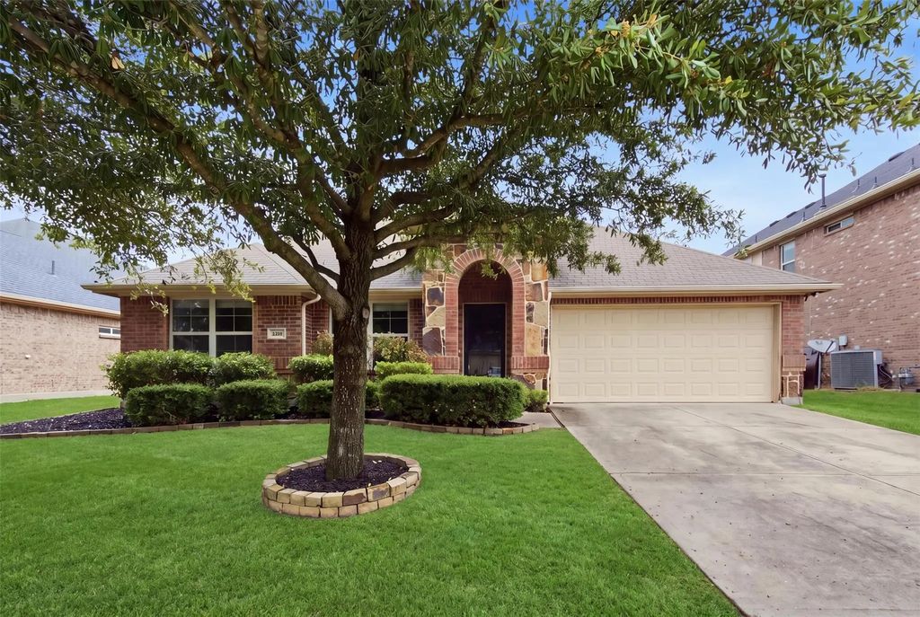 2912 Glenoaks Drive, Royse City