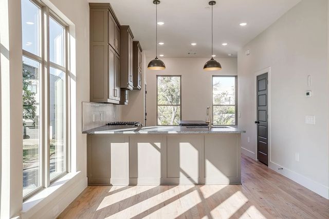 2824 Weisenberger Street 100, Fort Worth