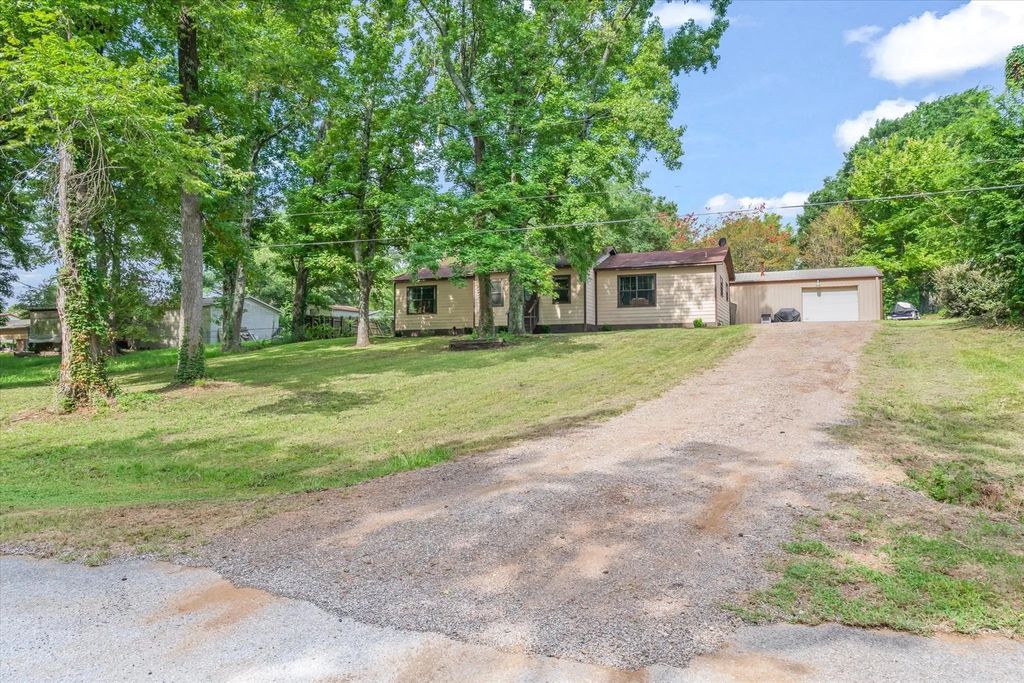 13379 County Road 3140, Tyler