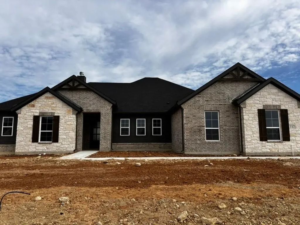 142 Pheasant Run Drive, New Fairview