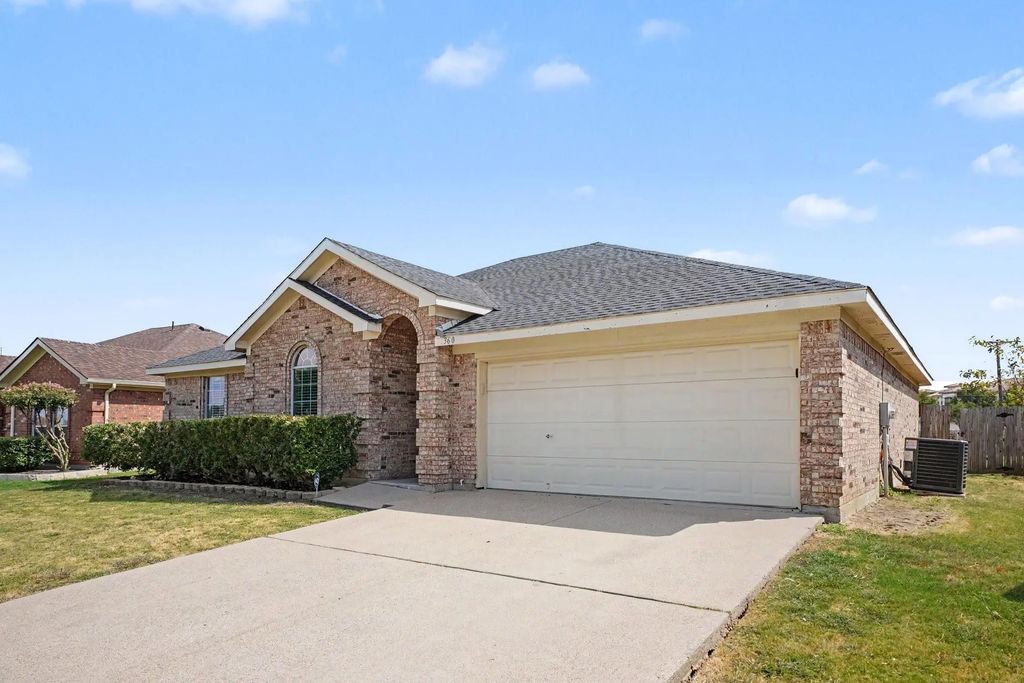 360 Mcmurtry Drive, Arlington