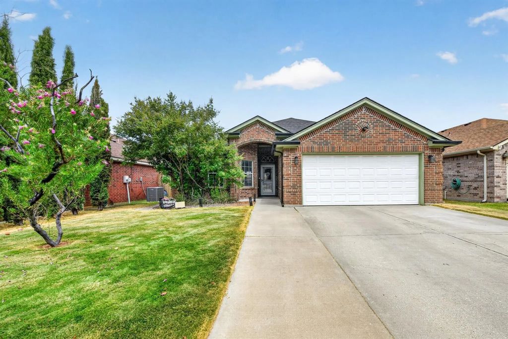 9228 Jason Drive, White Settlement
