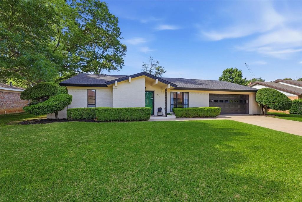 217 E Louella Drive, Hurst