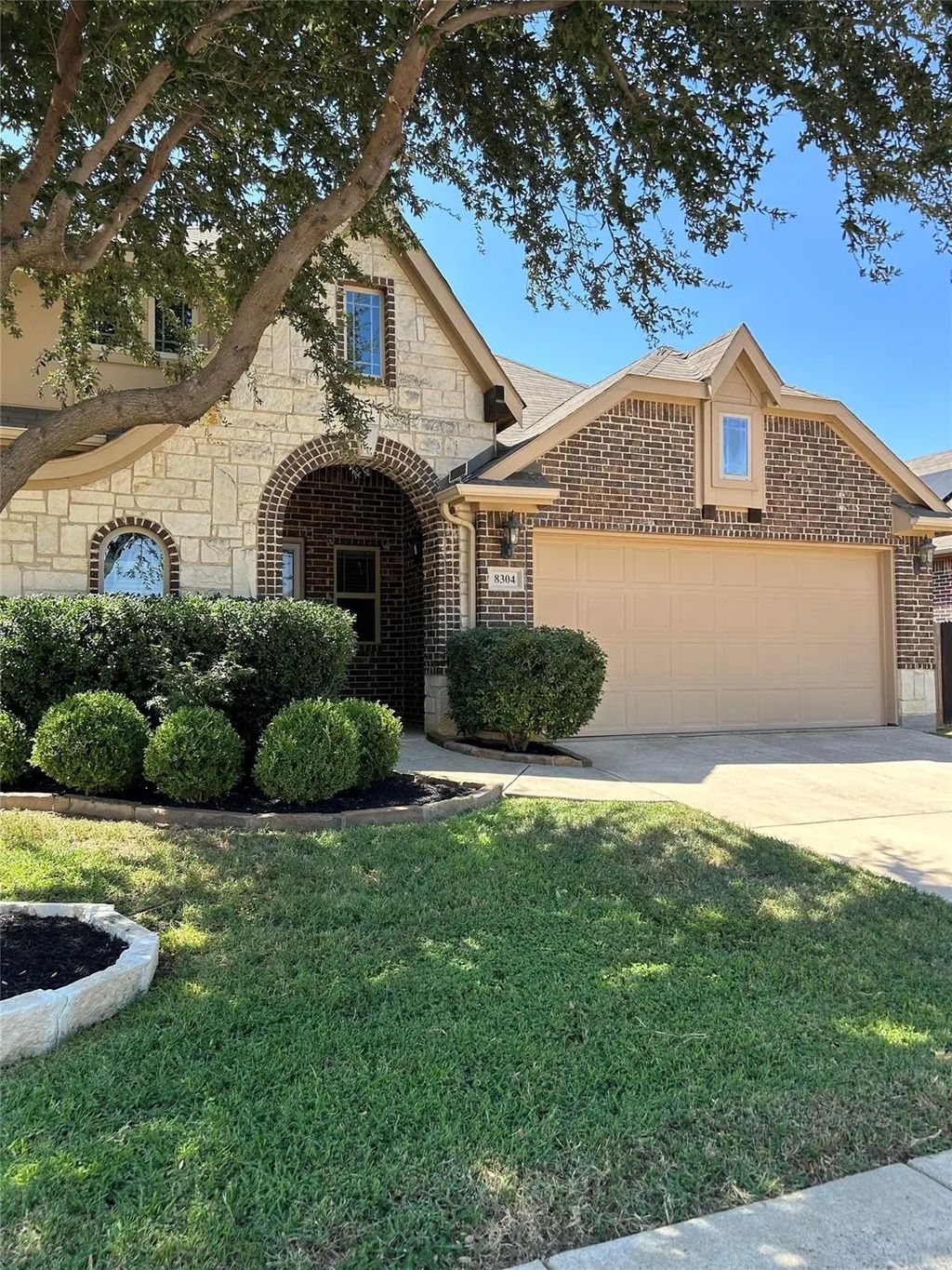 8304 Spitfire Trail, Aubrey