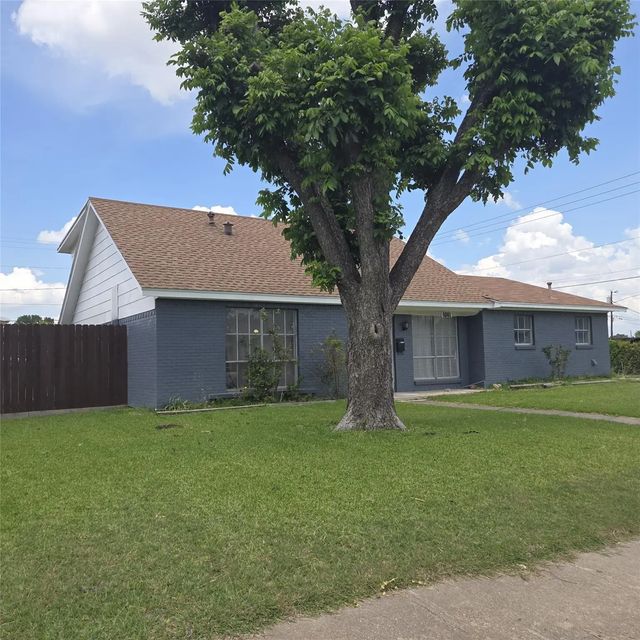 4001 Burning Tree Lane, Garland