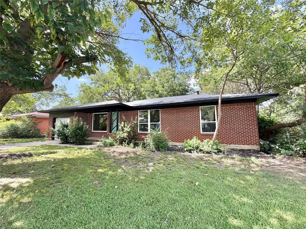 1812 Carlton Street, Denton