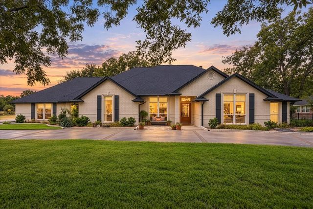 9604 Champions Drive, Granbury