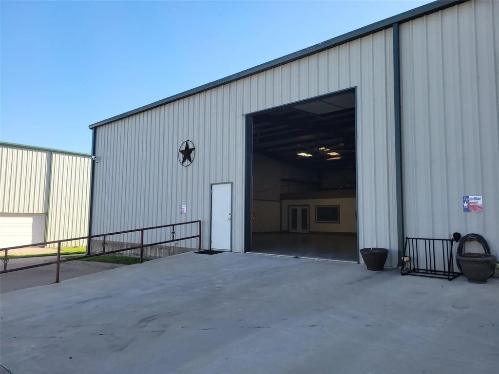 578 Aviator Drive, Fort Worth
