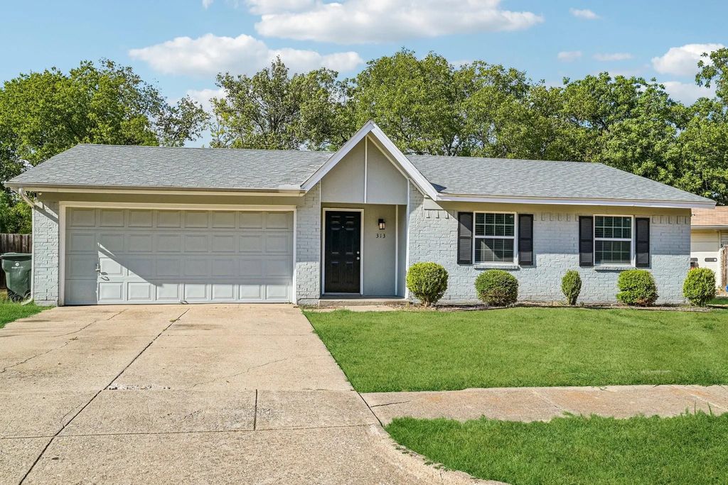 313 Meadowcreek Lane, Garland