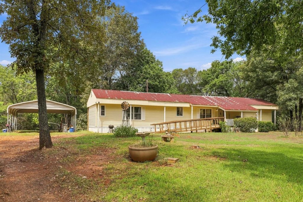 530 An County Rd 154, Palestine