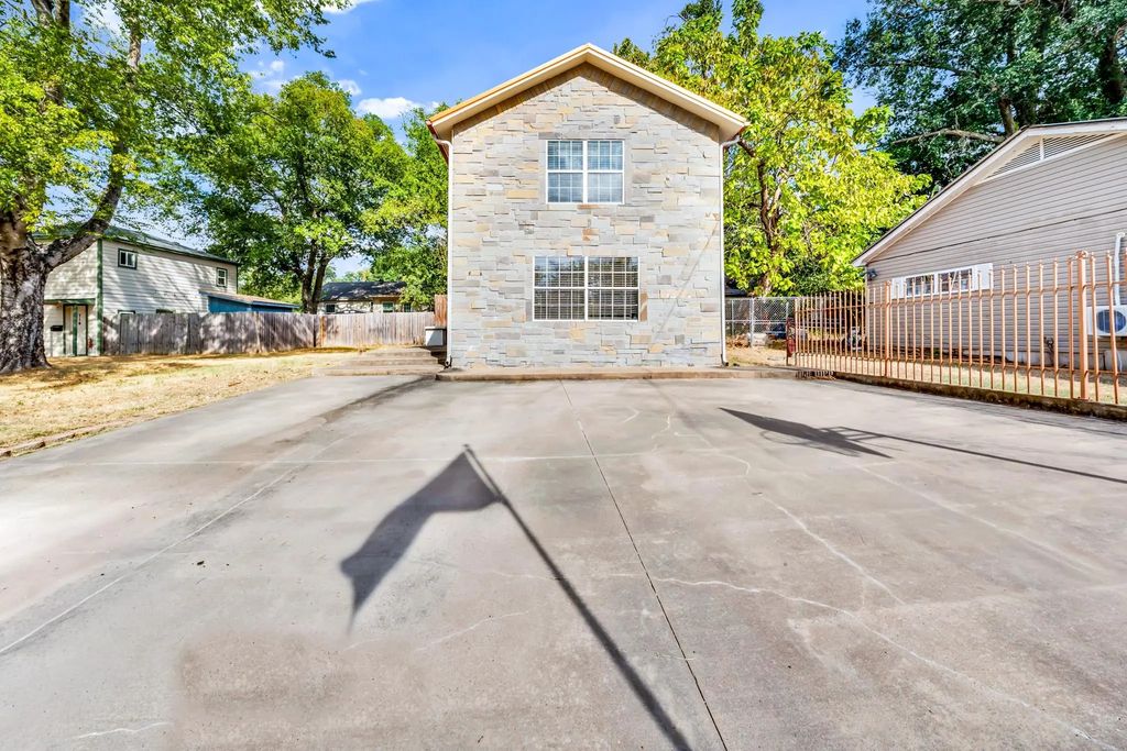 716 Brinker Street, Sulphur Springs