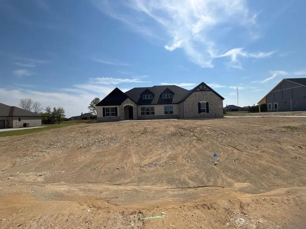 912 Creekview Whites Road, Van Alstyne