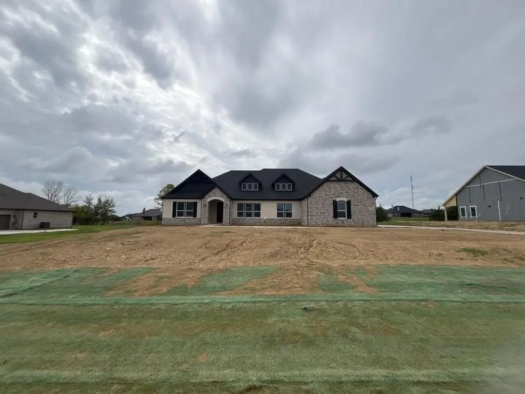 912 Creekview Whites Road, Van Alstyne