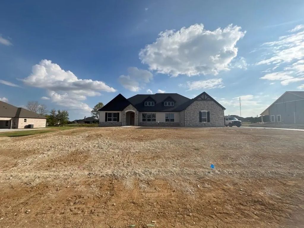912 Creekview Whites Road, Van Alstyne