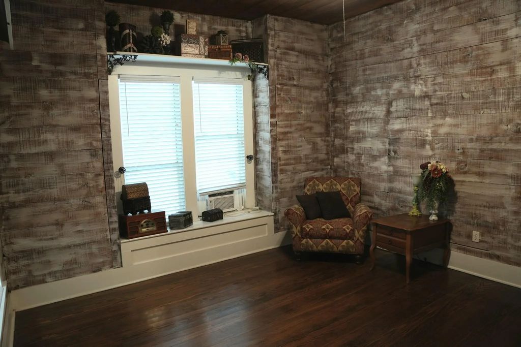 1307 Granbury Street, Cleburne