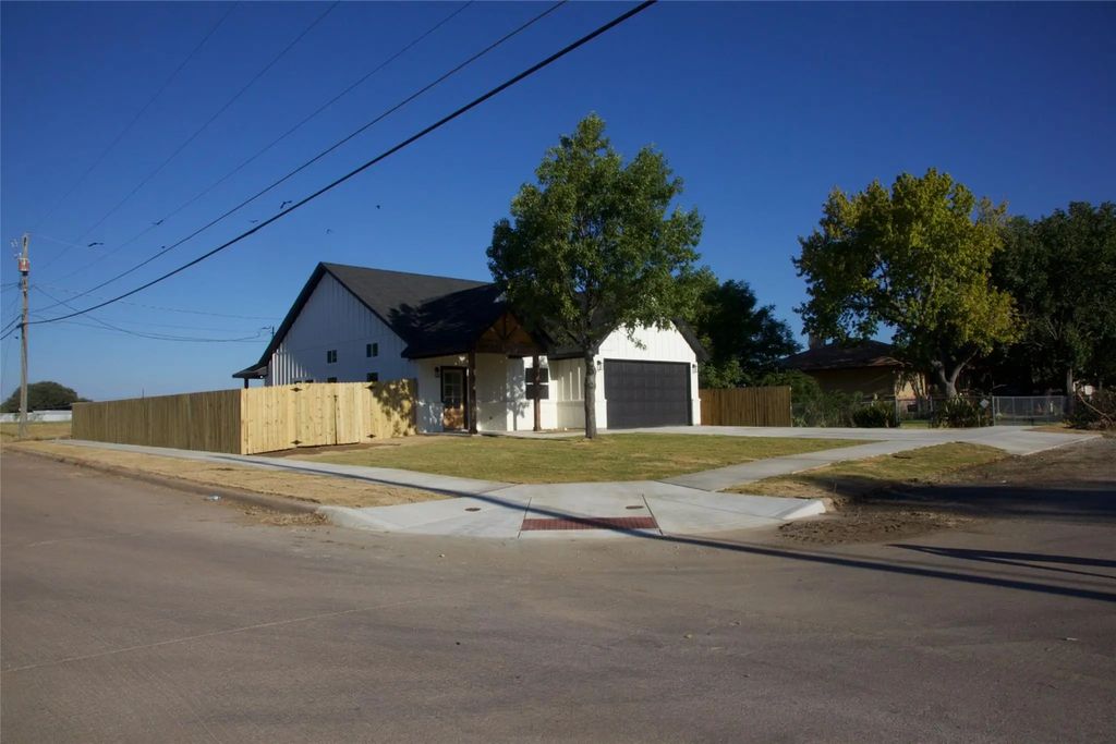 9432 Prairieview Drive, Crowley