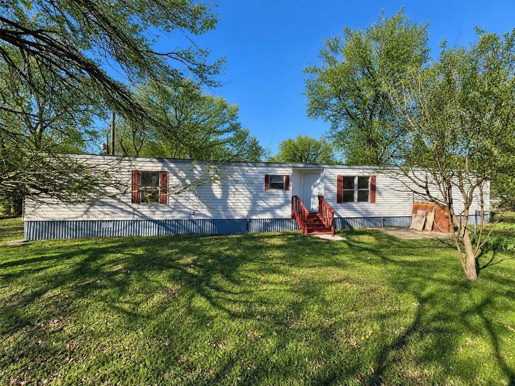 2010 Spring Court, Azle