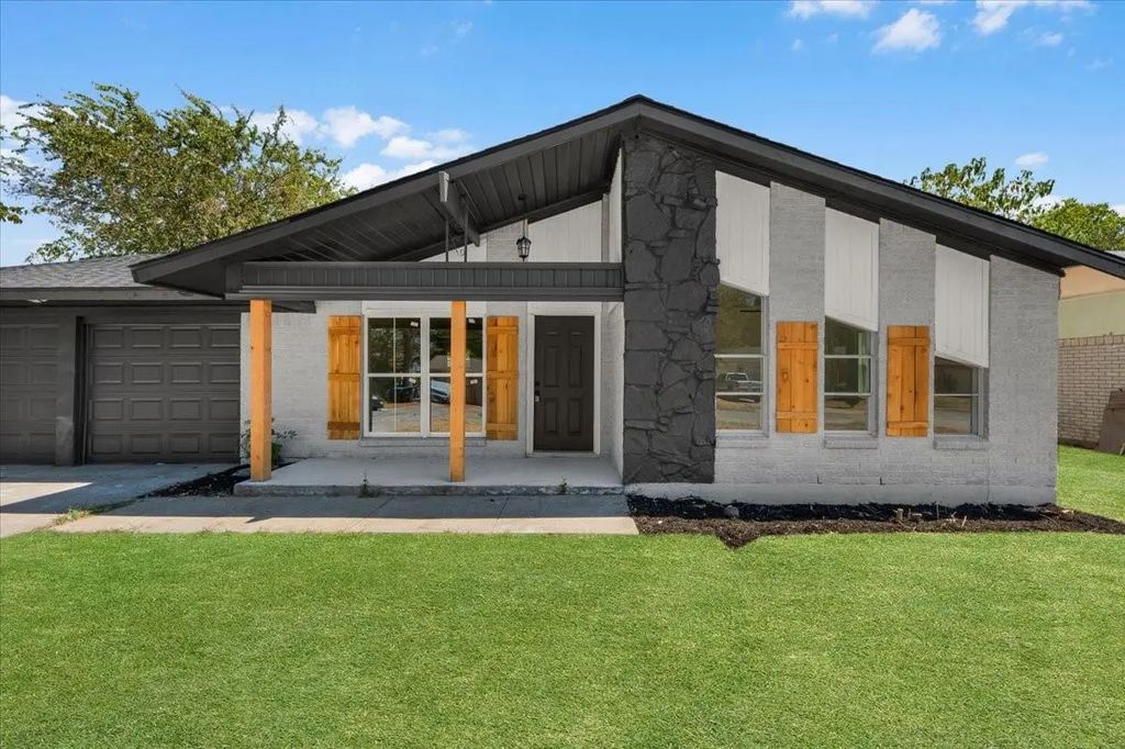 3725 Raphael Street, Fort Worth