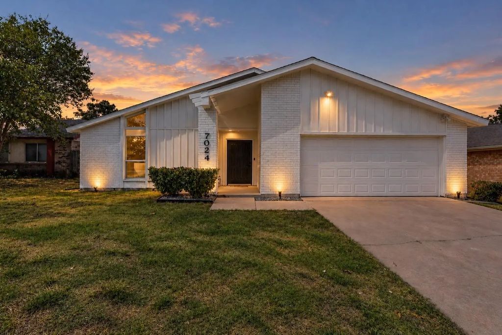 7024 Woodacre Road, Fort Worth