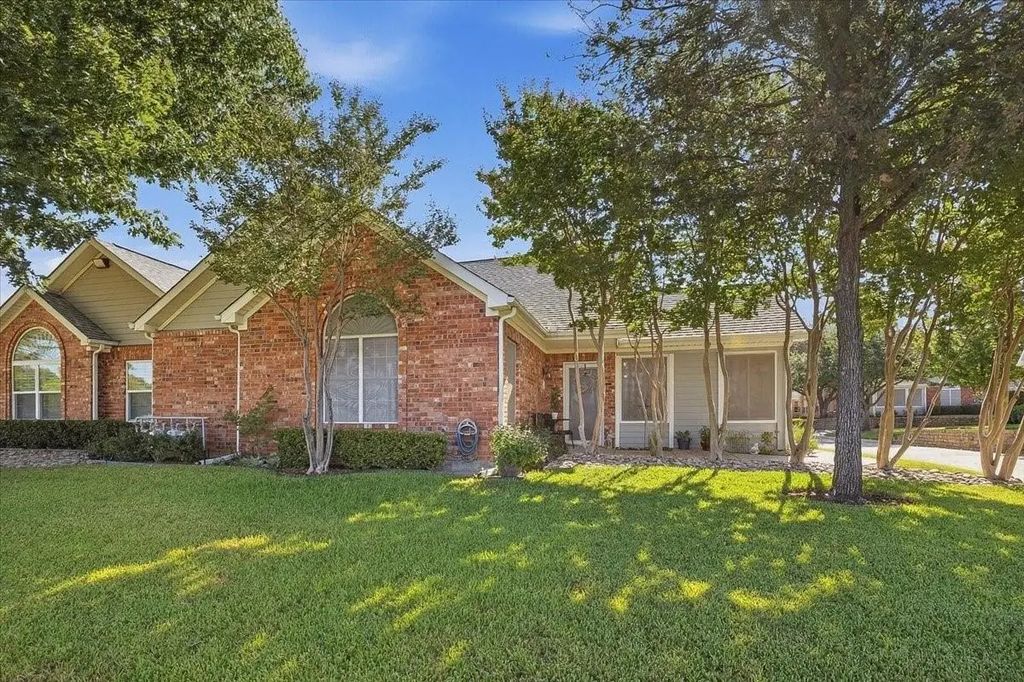 6153 Welden Court, Fort Worth