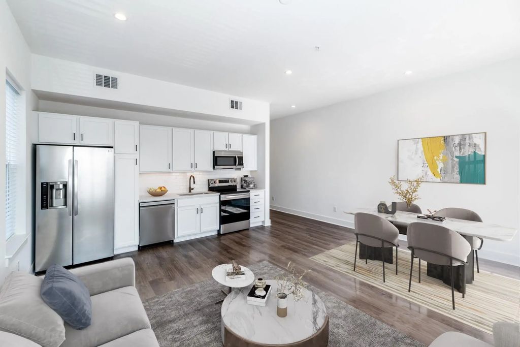 617 N Tyler Street 303, Dallas