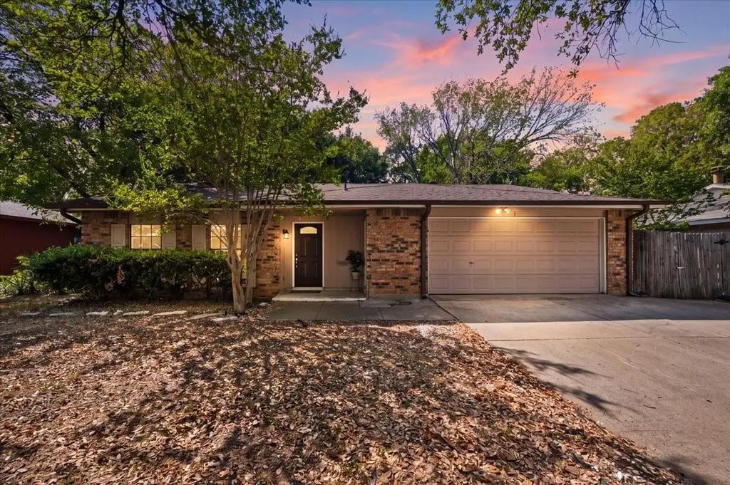 2614 Creekview Drive, Arlington