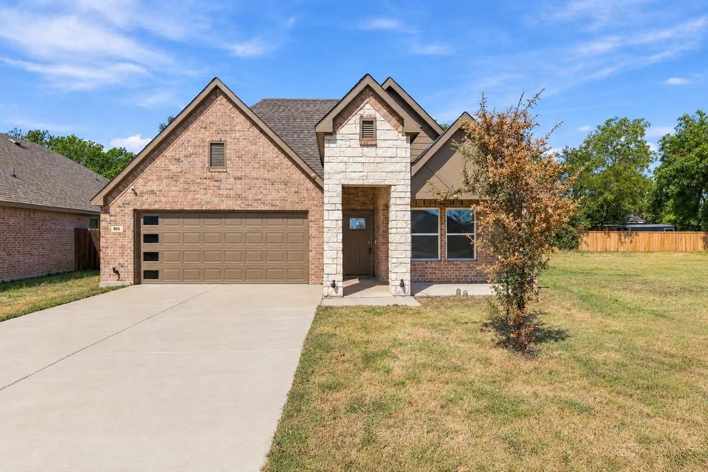 804 S Adelaide Street, Terrell