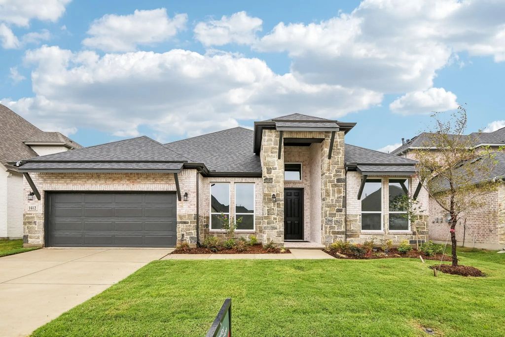 1612 Cedarberry Drive, Northlake