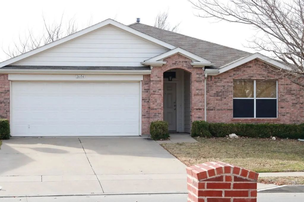 1604 Desperado Road, Fort Worth