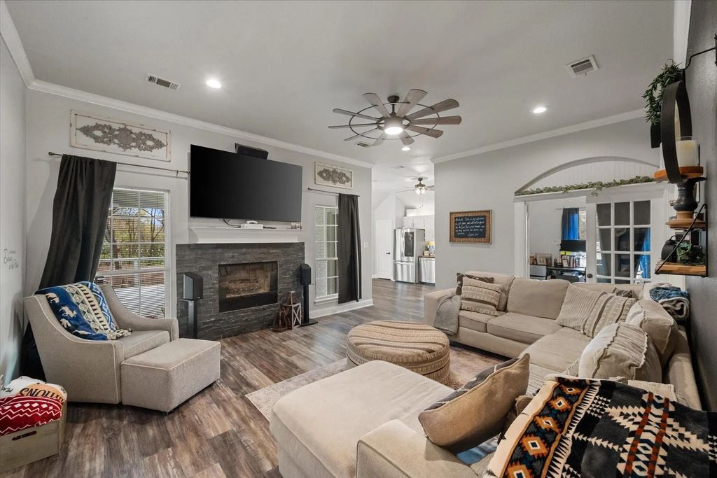 460 Admiral Drive, Gun Barrel City