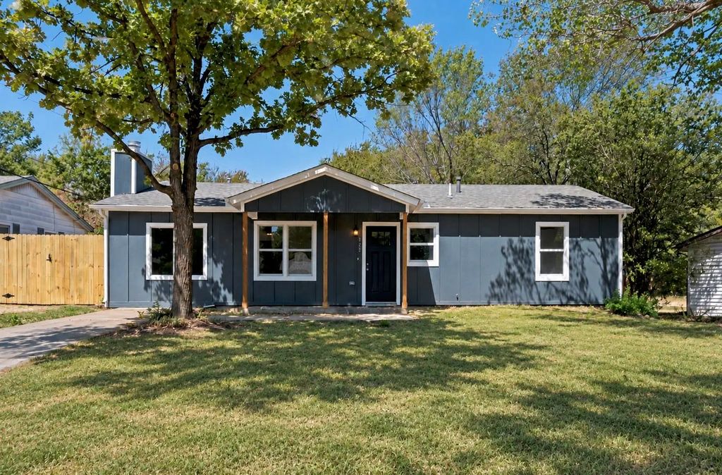 125 Ne Cindy Lane, Burleson