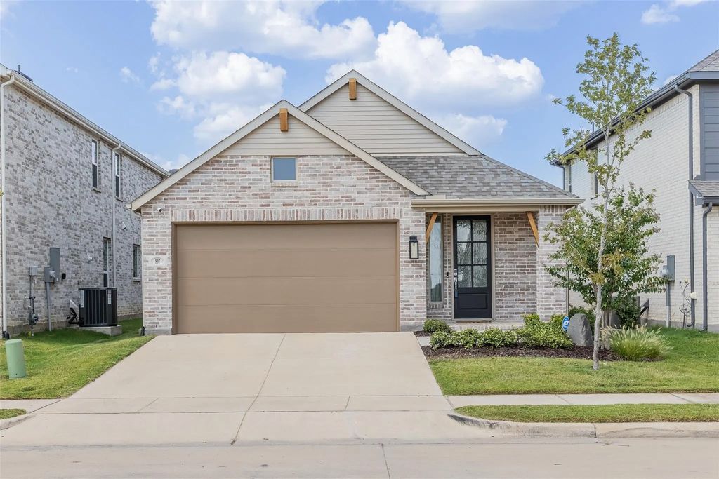 807 Sunflower Trail, Sherman