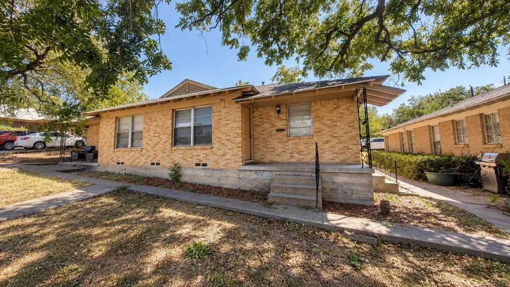914 Harlandale Avenue, Dallas