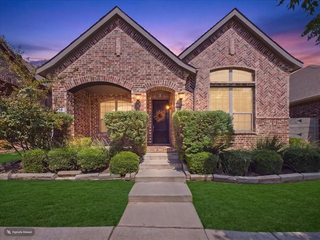 916 Boardwalk Way, Argyle