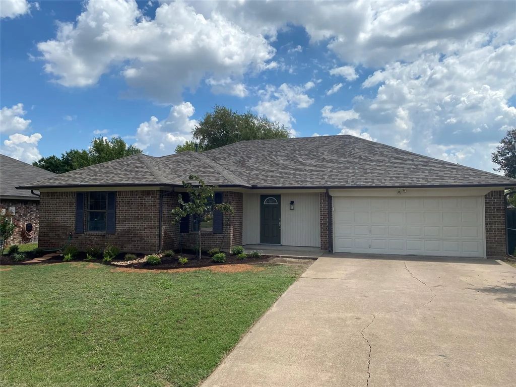 757 Western Trail, Keller
