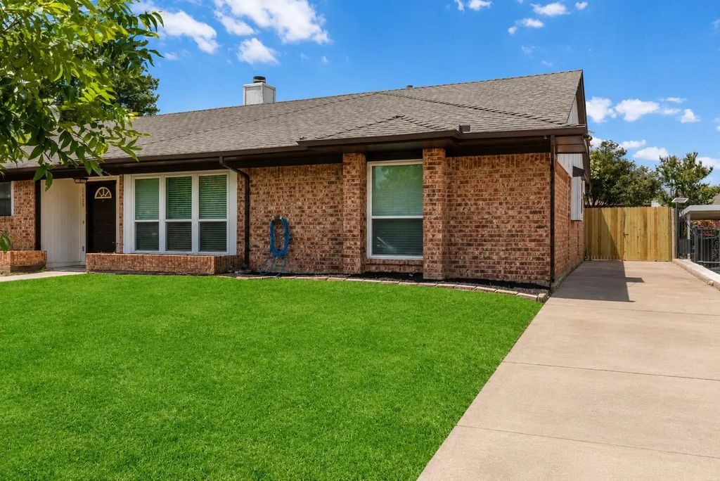 2429 Chestnut Way, Bedford