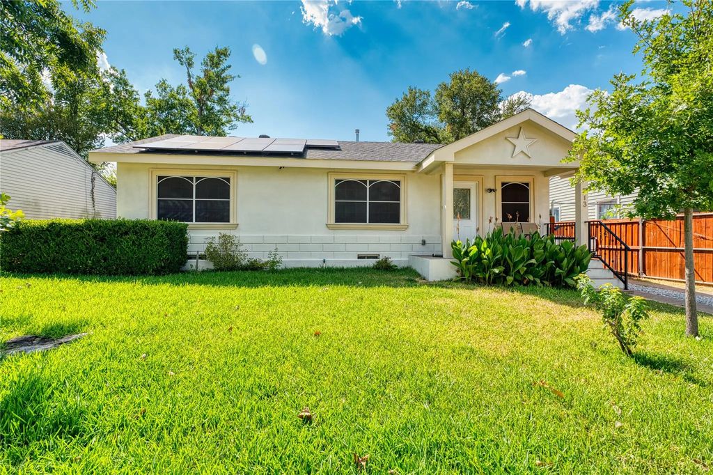813 Iowa Street, Irving