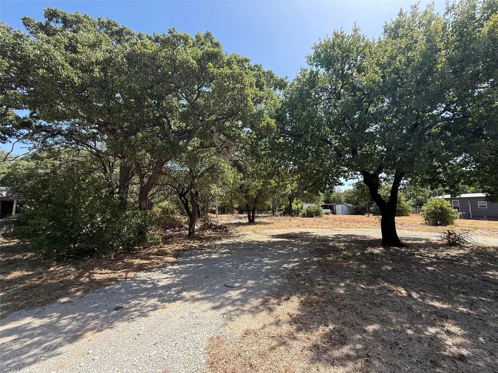 725 Greenbriar Drive, Clyde